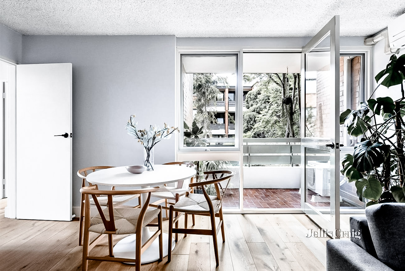 Property-Styling_North-Melbourne_Dining-Balcony.